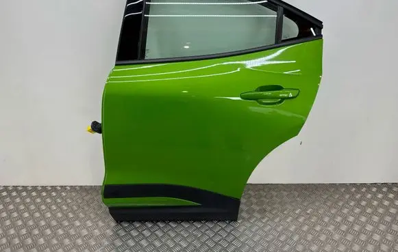 Opel Mokka B Rear door