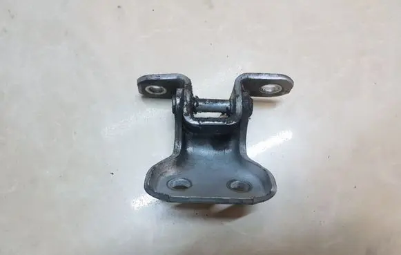 Lexus IS 220D-250-350 Front door lower hinge 