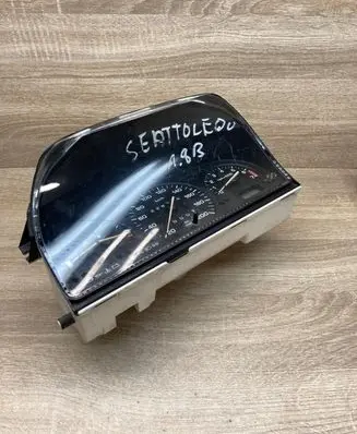 Seat Toledo I (1L) Speedometer (instrument cluster) 1L0919033 81117648