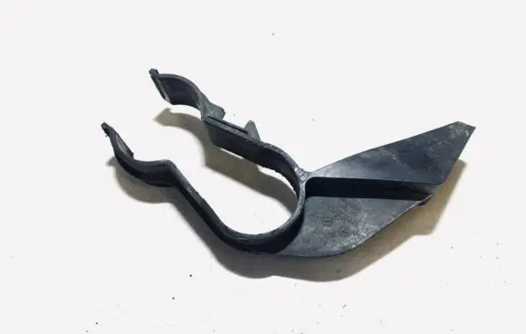 Volvo S40, V40 Engine mounting bracket 30865786