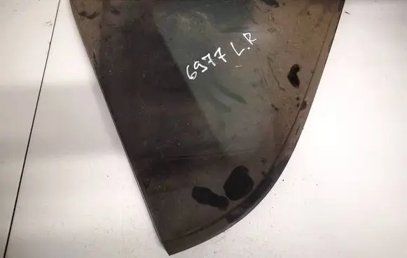 Rear vent window glass