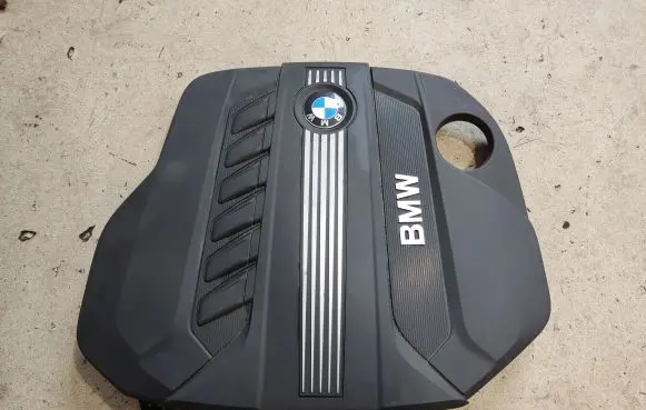 BMW X5 E70 Engine cover (trim) 7811025