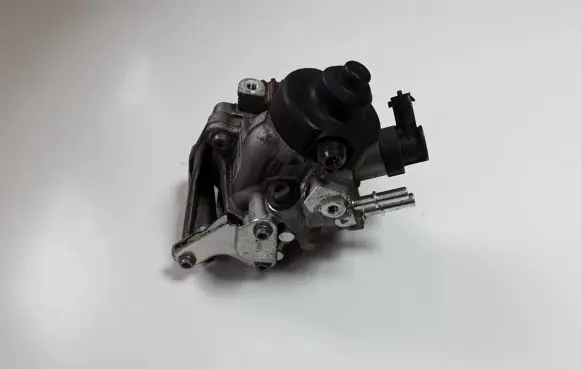 Renault Captur Fuel injection high pressure pump 167007358R