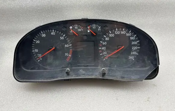 Volkswagen PASSAT B5 Speedometer (instrument cluster) 3B0919861B 110008793010