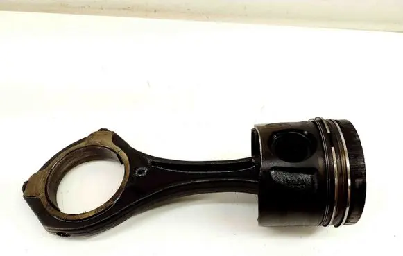 Mercedes-Benz E W212 Piston 