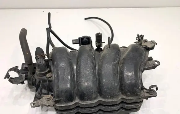 Toyota Yaris Intake manifold 