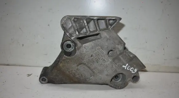 Engine mounting bracket