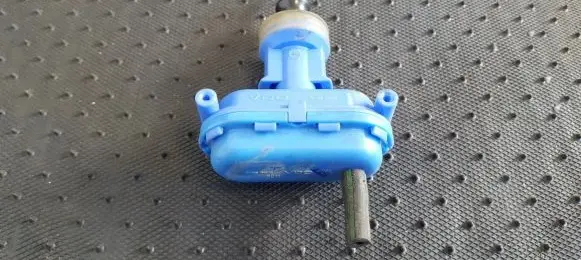 Audi 100 200 5000 C3 Central locking vacuum pump 893862153D