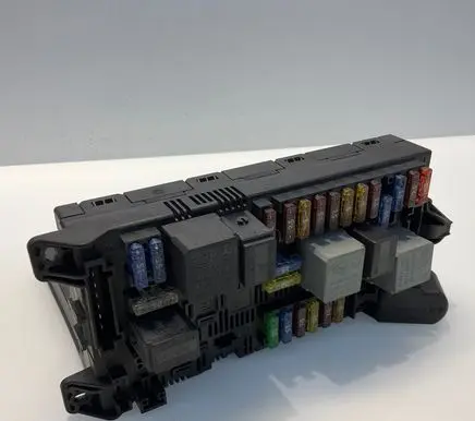 Mercedes-Benz E W211 Fuse module 2115454201 00005927A2 A2115454201