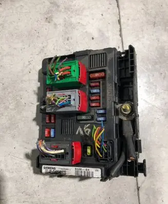 Citroen C2 Fuse module 9650618380 T118470004L