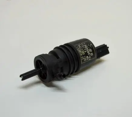 BMW X4 F26 Windscreen/windshield washer pump 7302589