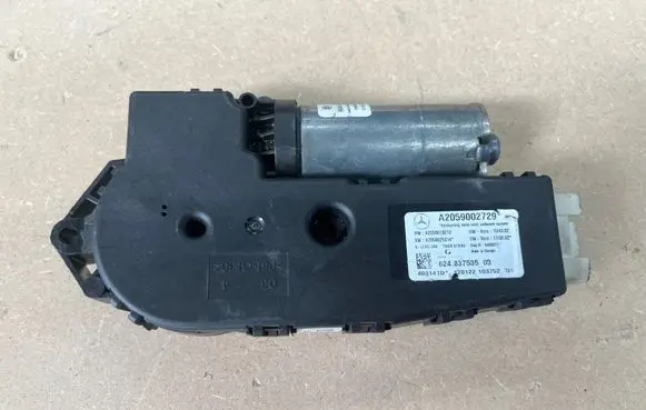 Mercedes-Benz C W205 Sunroof motor/actuator A2059002729 A2059025014 A2059013212