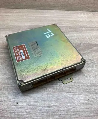 Audi A6 S6 C4 4A Engine control unit/module ECU 8A0906266E 4923