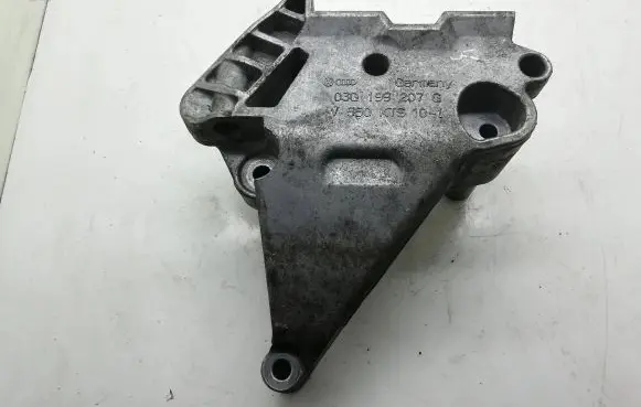 Volkswagen Golf V Engine mounting bracket 03G199207G