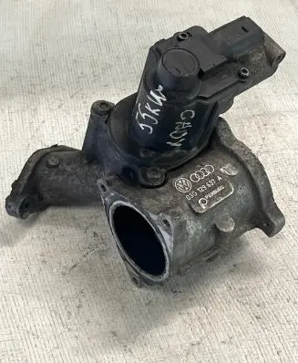 Volkswagen Caddy Throttle valve 03G129637A