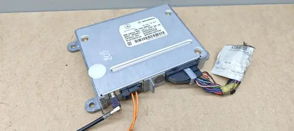 Mercedes-Benz CLK A209 C209 Bluetooth control unit module A2118700026