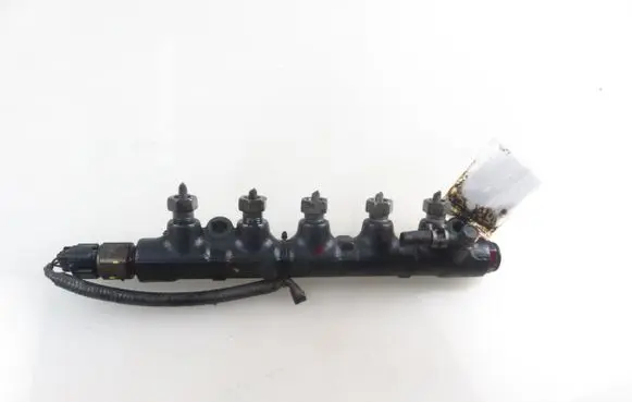 Toyota Avensis T220 Fuel main line pipe 8945812010