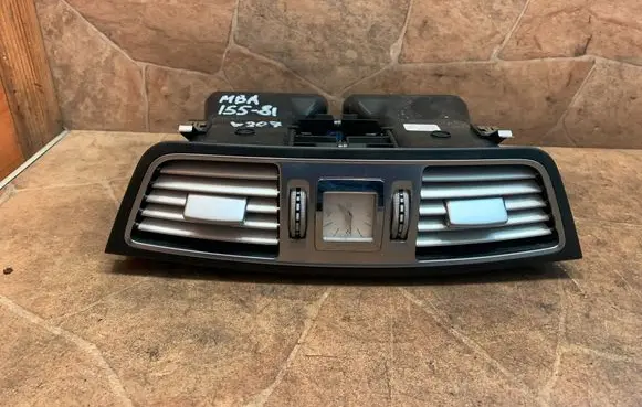 Mercedes-Benz E C207 W207 Dash center air vent grill A2078300000