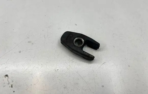 Renault Scenic III - Grand scenic III Fuel Injector clamp holder