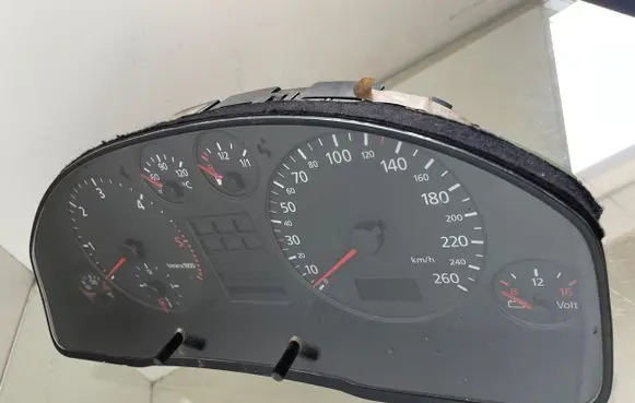 Audi A6 S6 C5 4B Speedometer (instrument cluster) 4B0919860E 110008888001