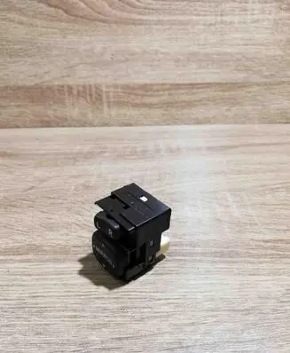 Toyota Auris 150 Wing mirror switch 183574