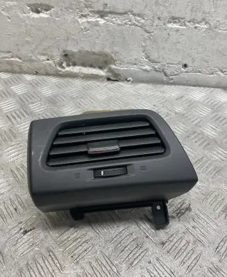 Honda CR-V Dash center air vent grill 77630TA0A