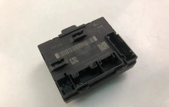 Volkswagen Golf VII Other control units/modules 5Q0959593E