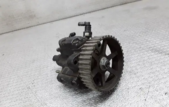 Renault Scenic I Fuel injection high pressure pump 0445010018 7700111010