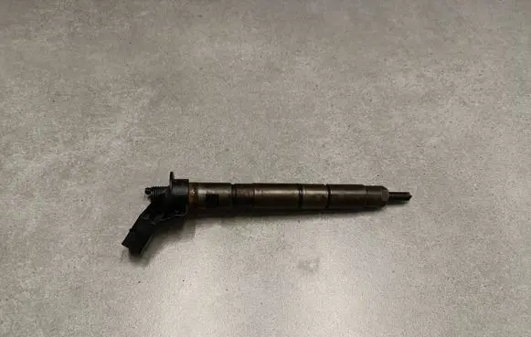 Audi A6 S6 C6 4F Fuel injector 059130277AH 0445115