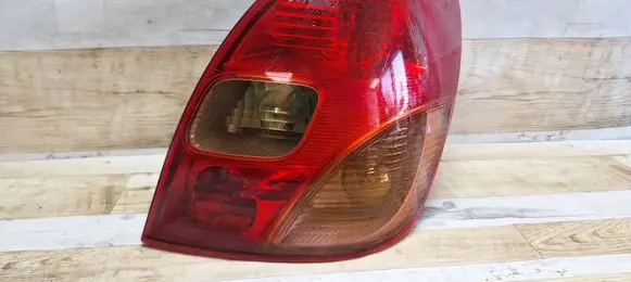 Toyota Corolla Verso E121 Rear/tail lights E49824