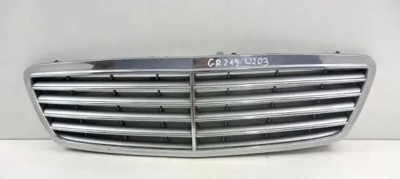 Mercedes-Benz C W203 Front bumper upper radiator grill