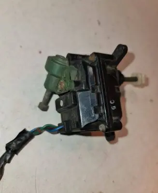 Mazda 626 Headlight level adjustment motor 37220 37221 61331
