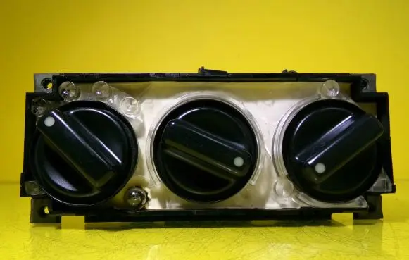 Volkswagen Polo II 86C 2F Climate control unit 867819045A