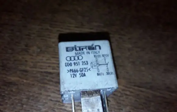 Audi A4 S4 B5 8D Other relay 6D0951253
