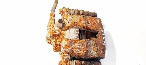 Opel Corsa D Front brake caliper 