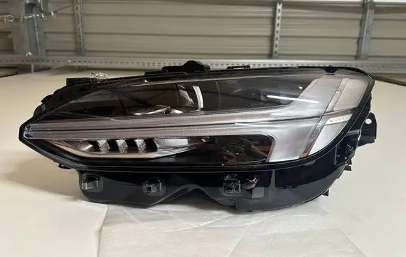 Volvo S90, V90 Headlight/headlamp 31386170