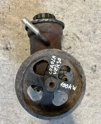 Toyota Corolla Verso AR10 Power steering pump