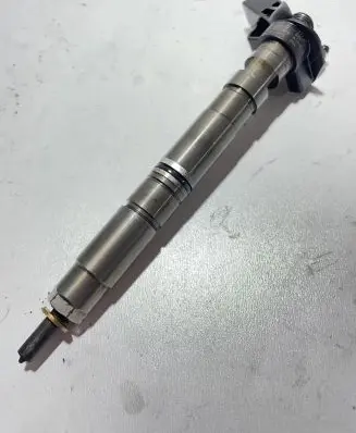 Audi Q7 4L Fuel injector 059130277AP 080219 0445116008