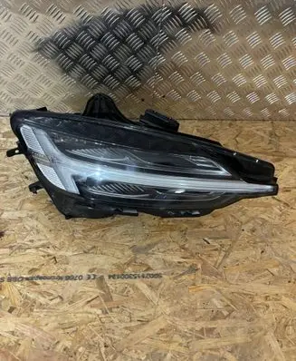 Volvo V60 Headlight/headlamp 32228810 00011774