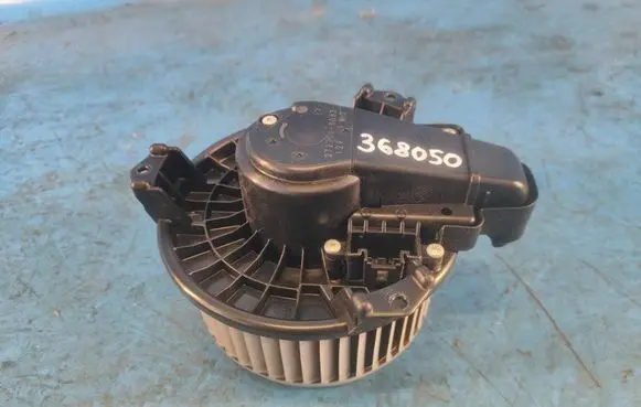 Toyota Prius (XW30) Heater fan/blower 8710312080