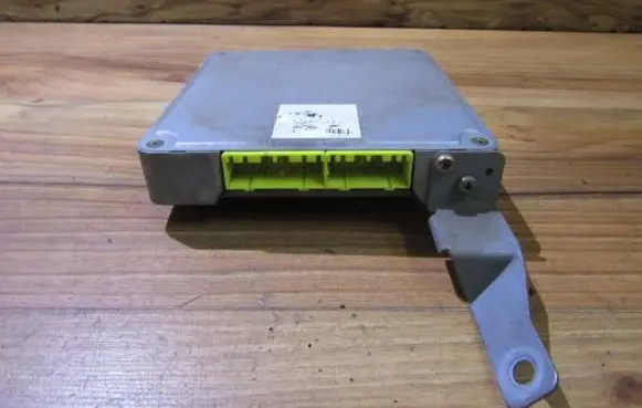 Mazda 323 F Engine control unit/module