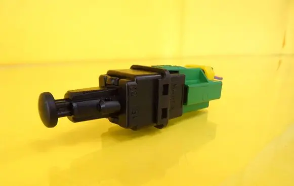 Opel Vectra B Brake pedal sensor switch 90243815 90244648
