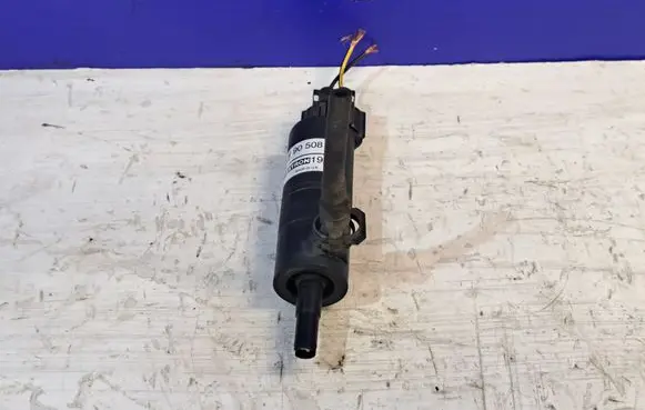 Saab 95 - 96 Windscreen/windshield washer pump 4832911 90508709