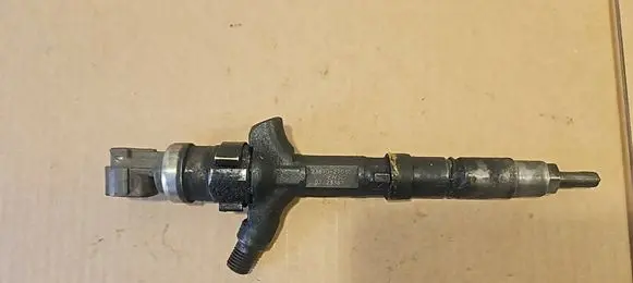Toyota RAV 4 (XA20) Fuel injector 2367027030 02E23387