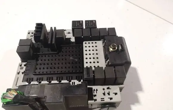 Volvo S60 Fuse box set 0495517 162666341