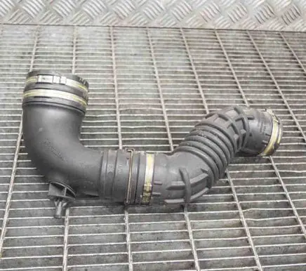Maserati Ghibli Air intake hose/pipe 70569144 670003846