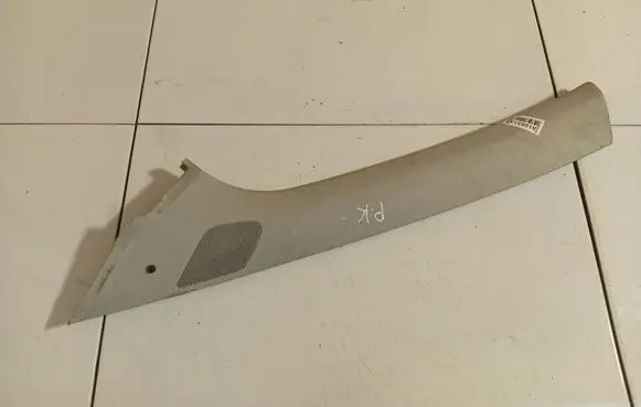 Volkswagen Polo IV 9N3 (C) pillar trim 6q0867233G