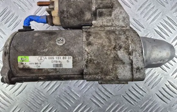 Mercedes-Benz E W211 Starter motor A0051518901