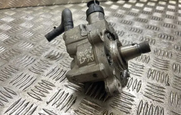 Audi A6 C7 Fuel injection high pressure pump 0445010537