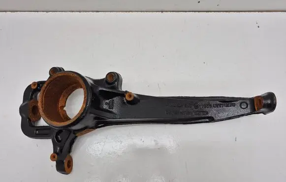 Volkswagen Touareg II Front wheel hub spindle knuckle 7P6407245A